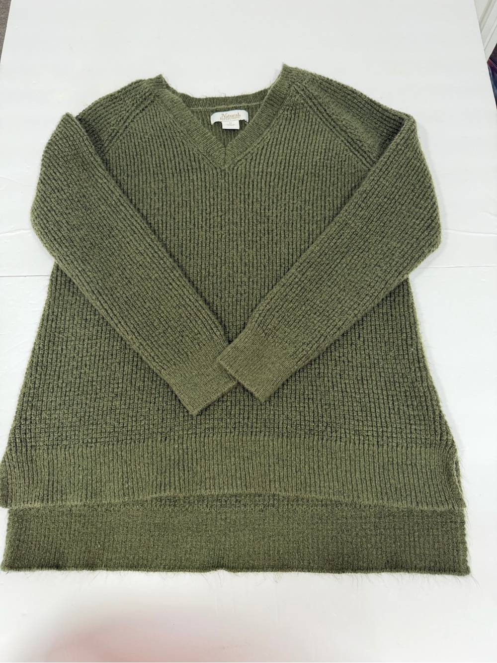 Natural Reflections Olive Green V Neck Sweater M Oversized Hi Low Cozy Knit Fall